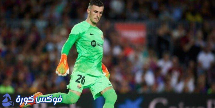 برشلونة يعلن إعارة الحارس إيناكي بينيا إلى إلتشي